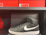 10 Pairs - Mixed Nike Sneakers Wholesale Lot ( Men Women Youth)